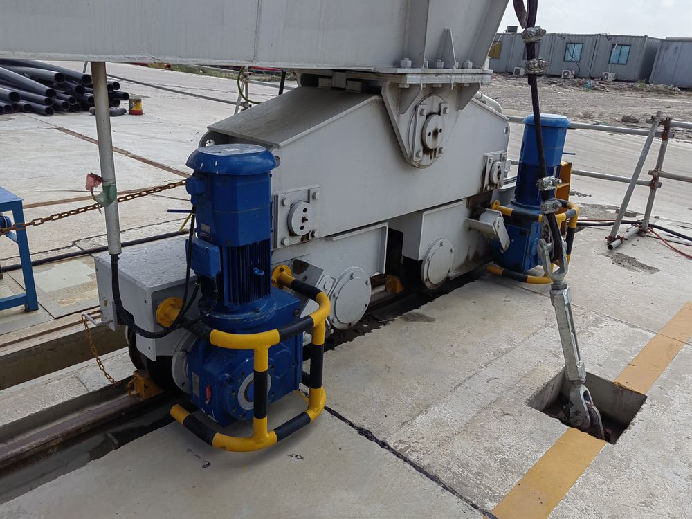 15 Assembly of the crane operating mechanism for shipbuilding gantry cranes